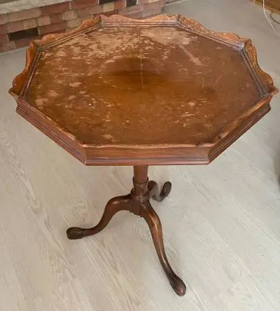 Table - Vintage accent table - Refinish it