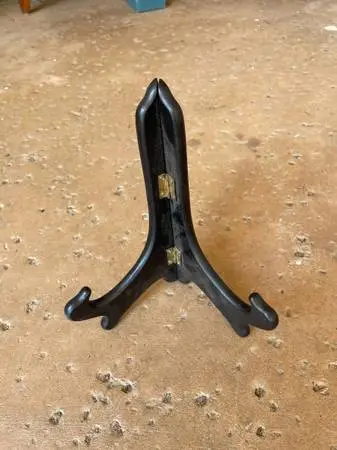 Wooden plate display stand