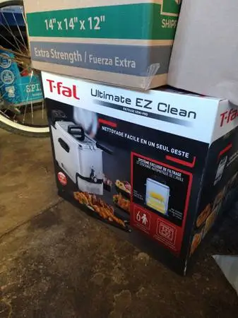 T-fal Deep Fryer - Unopened Box