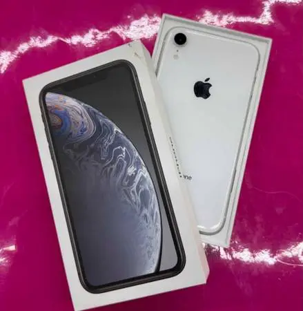 IPhone Xr unlocked with Warranty
