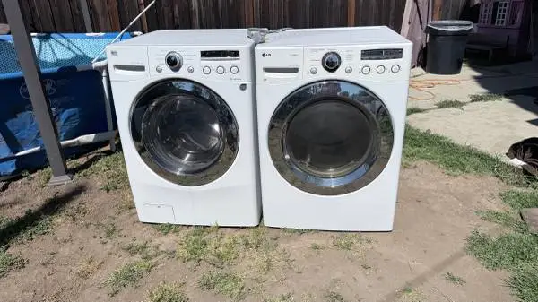 LG WASHER SND GAS DRYER SET