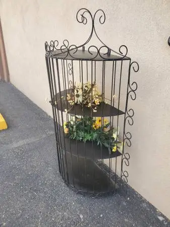 Metal cage rack