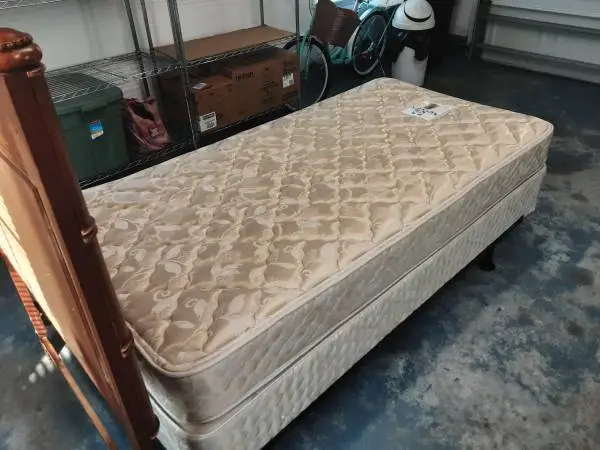 Twin Bed Complete in Excellent, Like New Condition