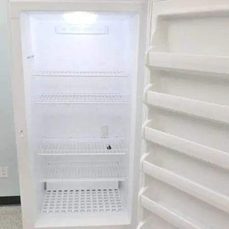 VWR 73 X 34 X 34 Commercial ALL FRIDGE 20 CU FT Refrigerator