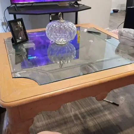 Large oak coffee glass carved table in excelltent condition