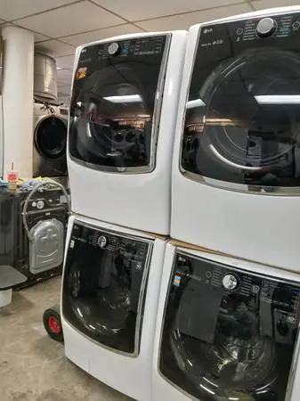 Turbo wash lg snart jumbo 5.2 cu ft washer and gas dryer