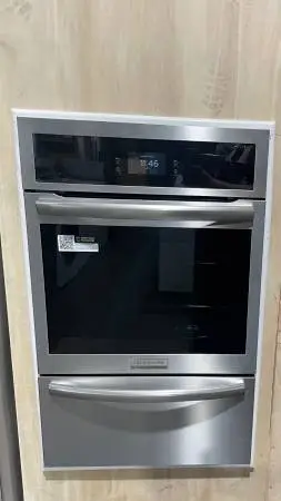 MOVING! FRIGIDAIRE 24 GAS SINGLE WALL OVEN