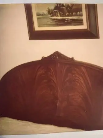 Beautiful wood Full sized Headboard/bedframe, antique