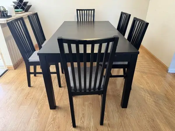 Dinnung Table Set ready to be pick up anytime