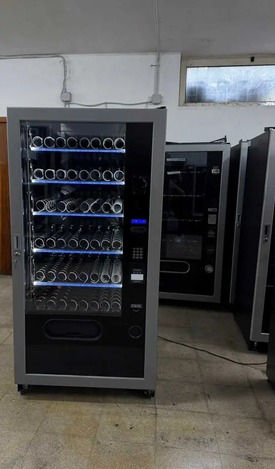 glass-front combo snack and drink vending machine