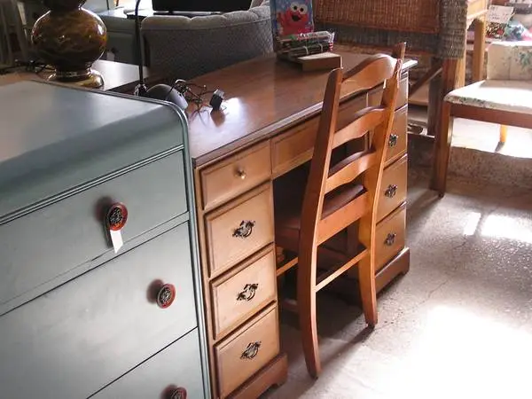SOLID WOOD DESK