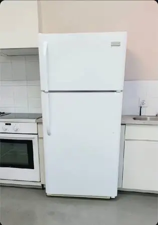 FRIGIDAIRE REFRIGERATOR FRIDGE EXCELLENT WORKING CONDITION & VERY CLN