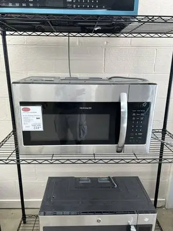 GSGV- NEW FRIGIDAIRE S&D OVER THE RANGE MICROWAVE W/1YEAR WARRANTY