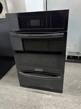FRIGIDAIRE GALLERY BLACK GAS OVEN