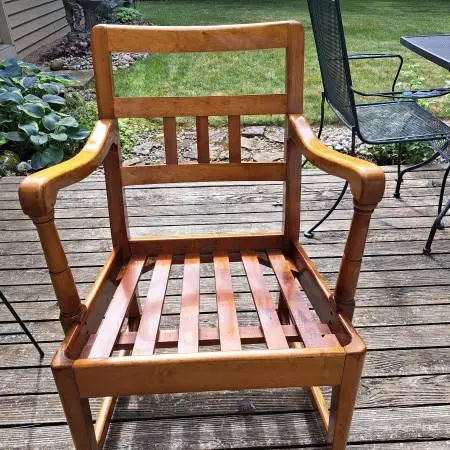 Hill-Rom 89 FY Mid-century wooden chair
