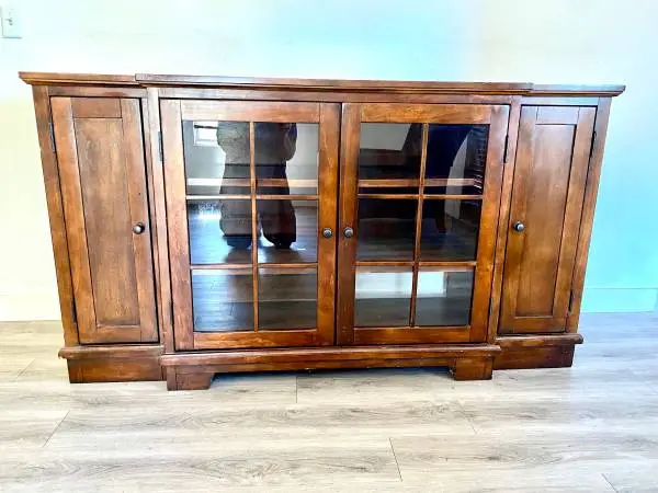 Very nice TV stand/ wall unit!