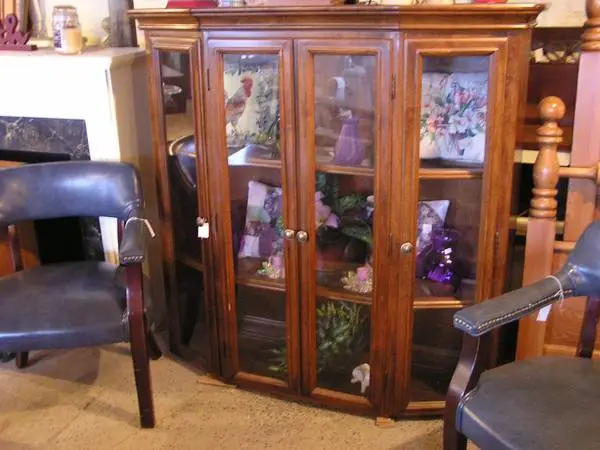 FOUR DOOR LIGHTED DISPLAY CABINET