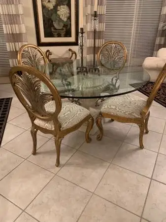 Free dining and bedroom RED BANK