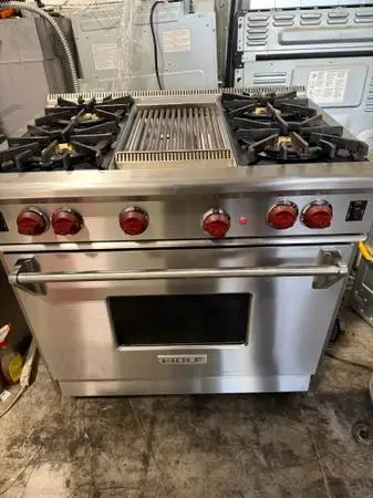 Wolf Stainless Steel 36” Inch Wide Gas Range 4/Burners w/Grill