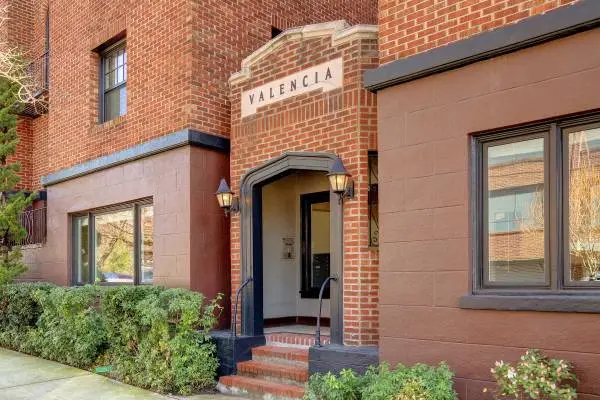 Historic 1920s Touches In Vibrant Hawthorne ~ Submit Apps Today!
