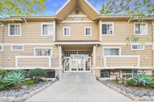 2 Bedroom 2 Bath in Northridge* Central A/C* Fireplace* Swimming Pool*