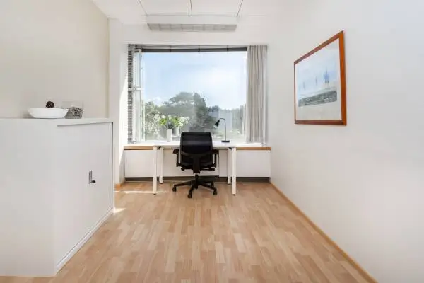 Private small office with High-Level Support