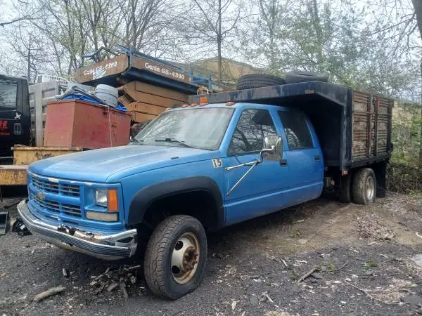 2000 or 1999 Chevy 3500 4x4 single axle dump , 95k & 83k miles