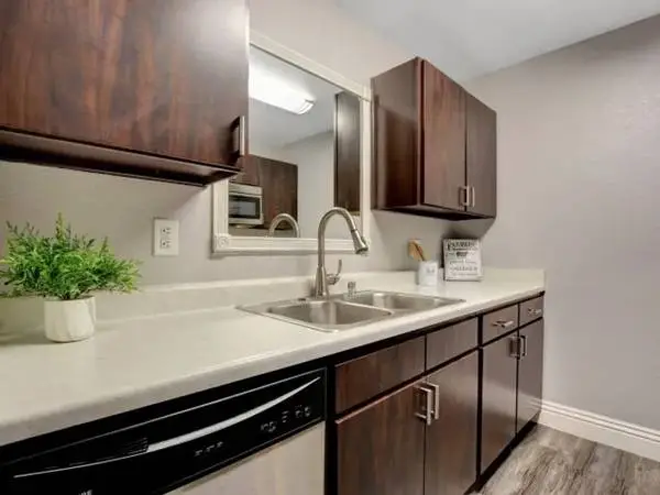 1bd 1ba, Air Conditioning, In-Unit Laundry