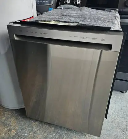 LG STAINLESS STEEL DISHWASHER WITH INTERIOR STAINLESS STEEL TOO