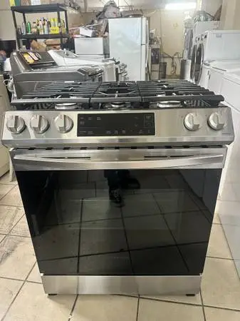 Samsung NX60T8111SS 5 Burner Stainless Steel slide-in Gas range stove!