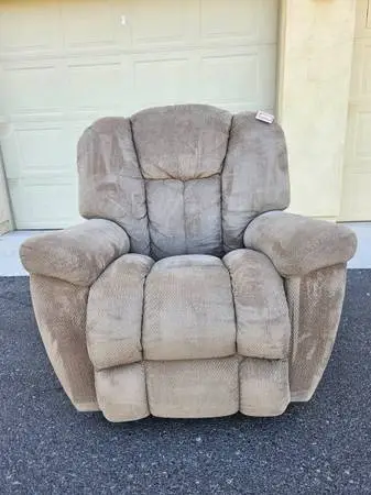 LAZY BOY MAVRICK ROCKER RECLINER CHAIR