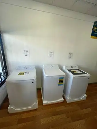 *NEW Samsung washer w/1yr warranty included!!