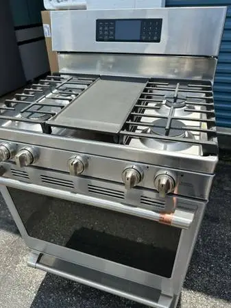 Cafe Self-Cleaning Air Fry Convection Oven