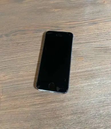 iPhone 5s - Good Condition