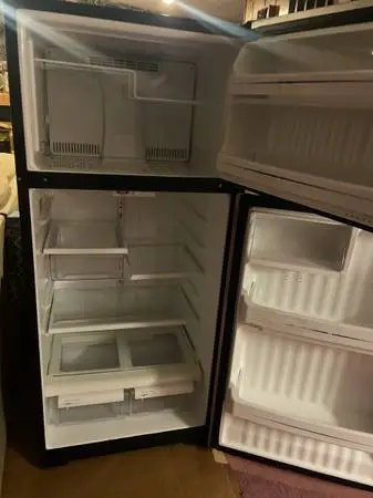 ### 17 CUBIC GE BLACK STAINLESS REFRIGERATOR ##
