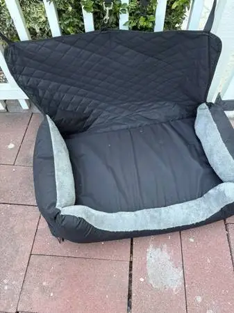 DOG BED