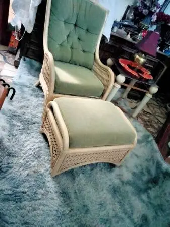 Wicker chair, ottoman, GLASS END TABLE combo!