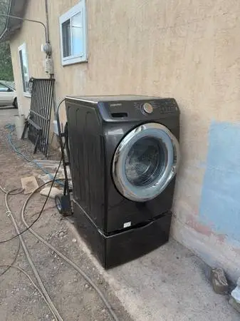 Samsung Black Stainless Steel Front Loading Washer For Sale $180