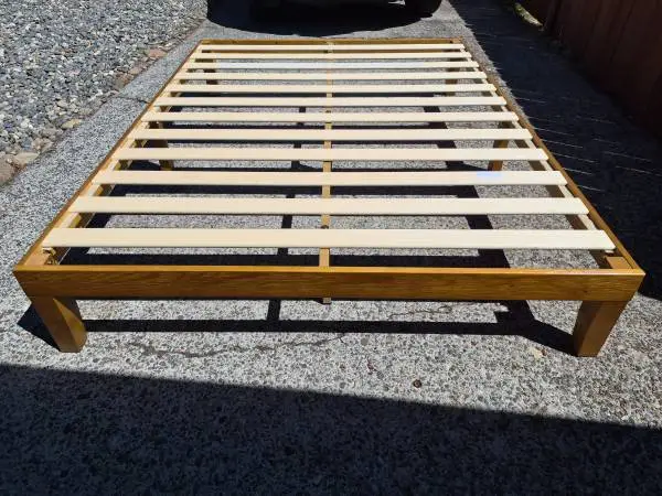 🛏️QUEEN MELLOW Platform Bed Frame-Excellent Condition!
