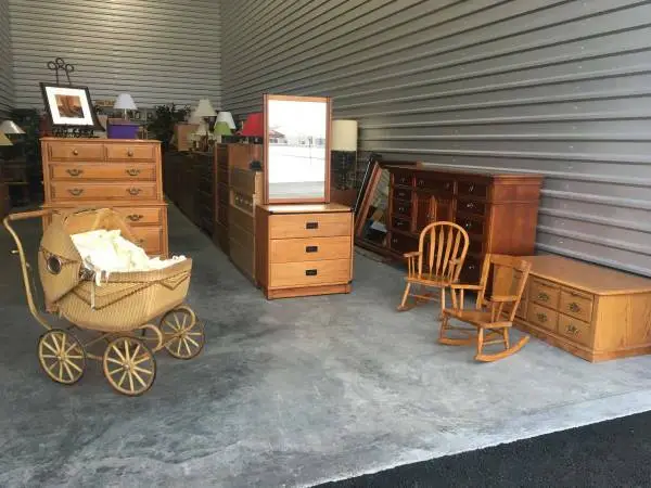 CREATIVE BARGAINS: Second Hand Furniture in Bozeman