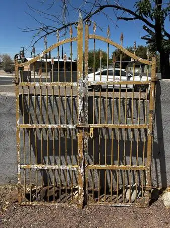 Antique Wrought Iron gate from India (60x82)