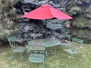 Outdoor table and chair set