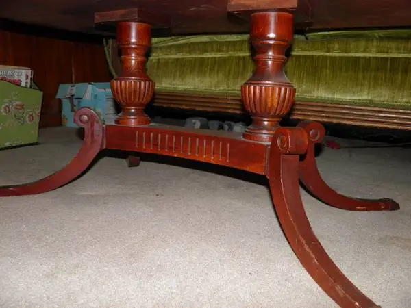 Antique Coffee Table w Perfectly Fitted GLASS TOP - Xlnt Cond.