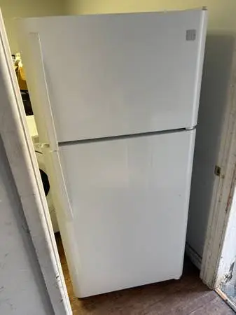 2 yrs old Kenmore white refrigerator and top freezer