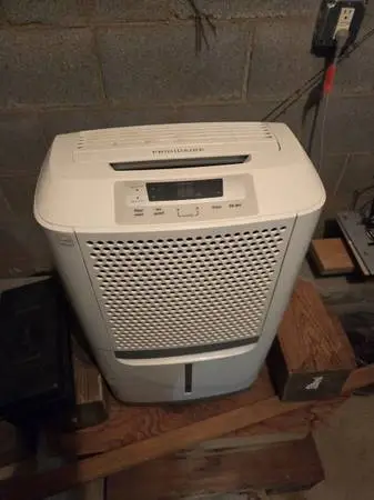 frigidaire dehumidifier in good condition needs repairs to work again can be fix