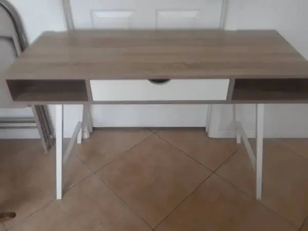 desk to tone