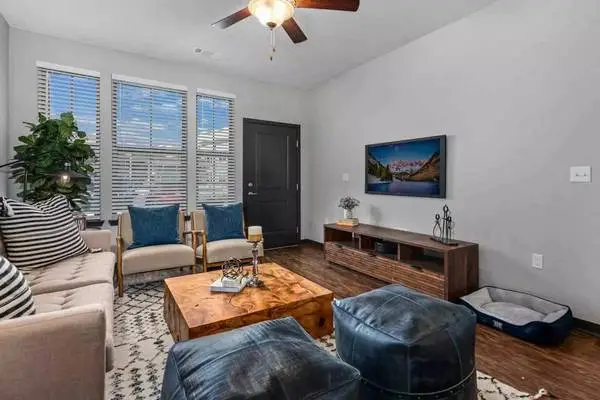 Wow! This 2 Bed w/ 6 weeks FREE* is simply stunning! Visit today!