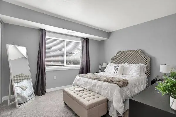 Check Out This 1x1 Apartment w/ Access to an Olympic-Size Pool