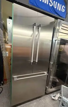 STAINLESS STEEL BUILT-IN FRIDGE THERMADOR