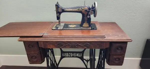 Vintage antique Singer sewing machine